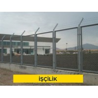 Perde duvar üzerine çerçeveli galvanizli kafes tel ile çevre emniyeti yapılması (Malzeme Hariç) (İşçilik)