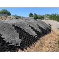 1,5 mm / 33 cm / 10 cm, HDPE Esaslı, Delikli/Deliksiz Hücresel Dolgu Sistemi - Et Kalınlığı (mm) / Kaynak Aralığı (cm) / Yükseklik (cm)
