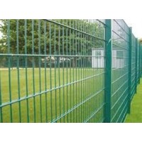 0,99 mt yüksekliğinde 2 bükümlü, Sıcak daldırma galvaniz üzeri, Elektrostatik polyester toz boyalı kısmi bükümlü panel halinde tel (Göz Aralığı 12,70x76,20 mm / Ø4 mm Telden İmal Edilmiş / Ekstra Güvenlik İçin Profille Birleşme Noktasında Düz, Orta kısımd 0,99 mt yüksekliğinde 2 bükümlü, Sıcak daldırma galvaniz üzeri, Elektrostatik polyester toz boyalı kısmi bükümlü panel halinde tel (Göz Aralığı 12,70x76,20 mm / Ø4 mm Telden İmal Edilmiş / Ekstra Güvenlik İçin Profille Birleşme Noktasında Düz, Orta kısımd